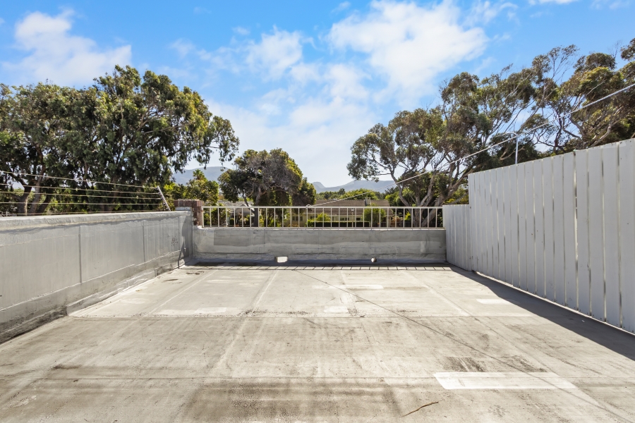 1 Bedroom Property for Sale in Heathfield Western Cape